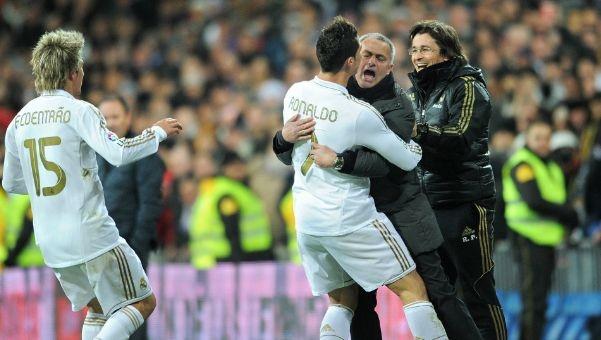 末节被弃用！周琦高效砍两双，杀伤力十足无奈罚球一般