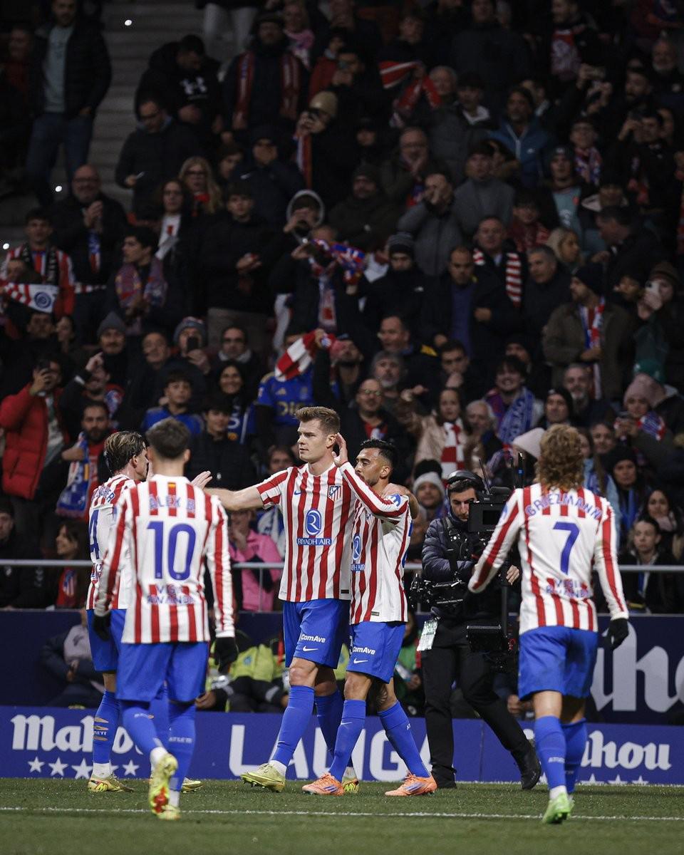 诺坎普国王，巴萨对阵毕包第10分钟时主场观众高喊“梅西”