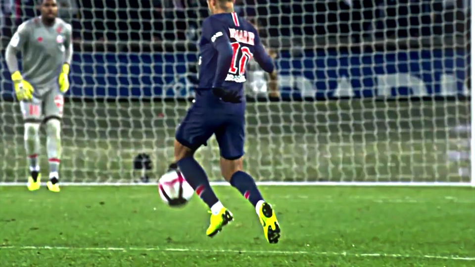 李可：今晚比赛打得很艰难，现在好好调整为中超收官战蓄力