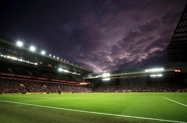 洛杉矶快船以131-116击败黄蜂，哈登55分刷新个人得分纪录，成为首位在两支球队保持得分纪录的球员。