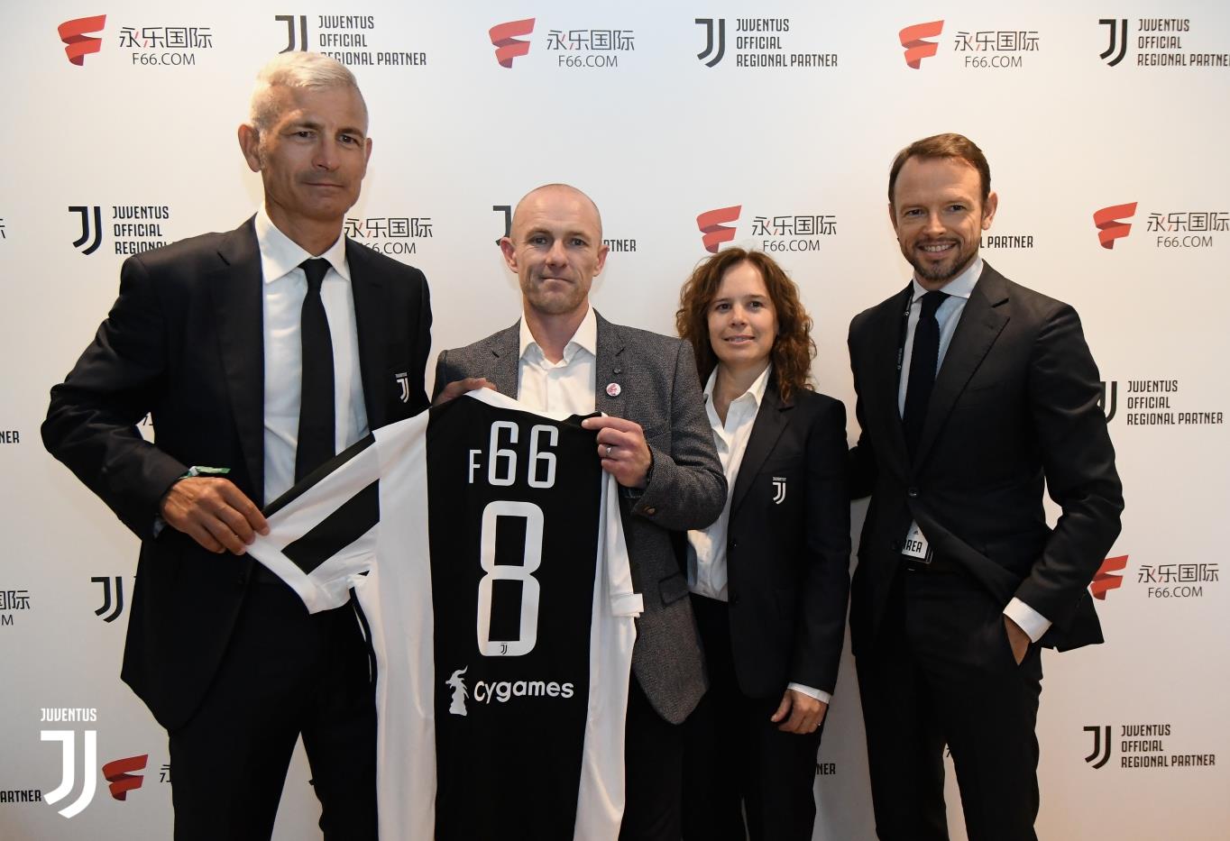 尼古拉斯·佩佩：C罗远不及梅西，圈内所有人都说梅西更好