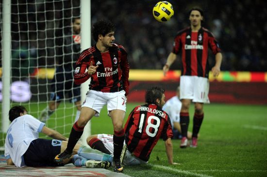 剑南春｜尤文2-1逆转卡利亚里，伊尔迪兹双响，弗拉霍维奇伤退