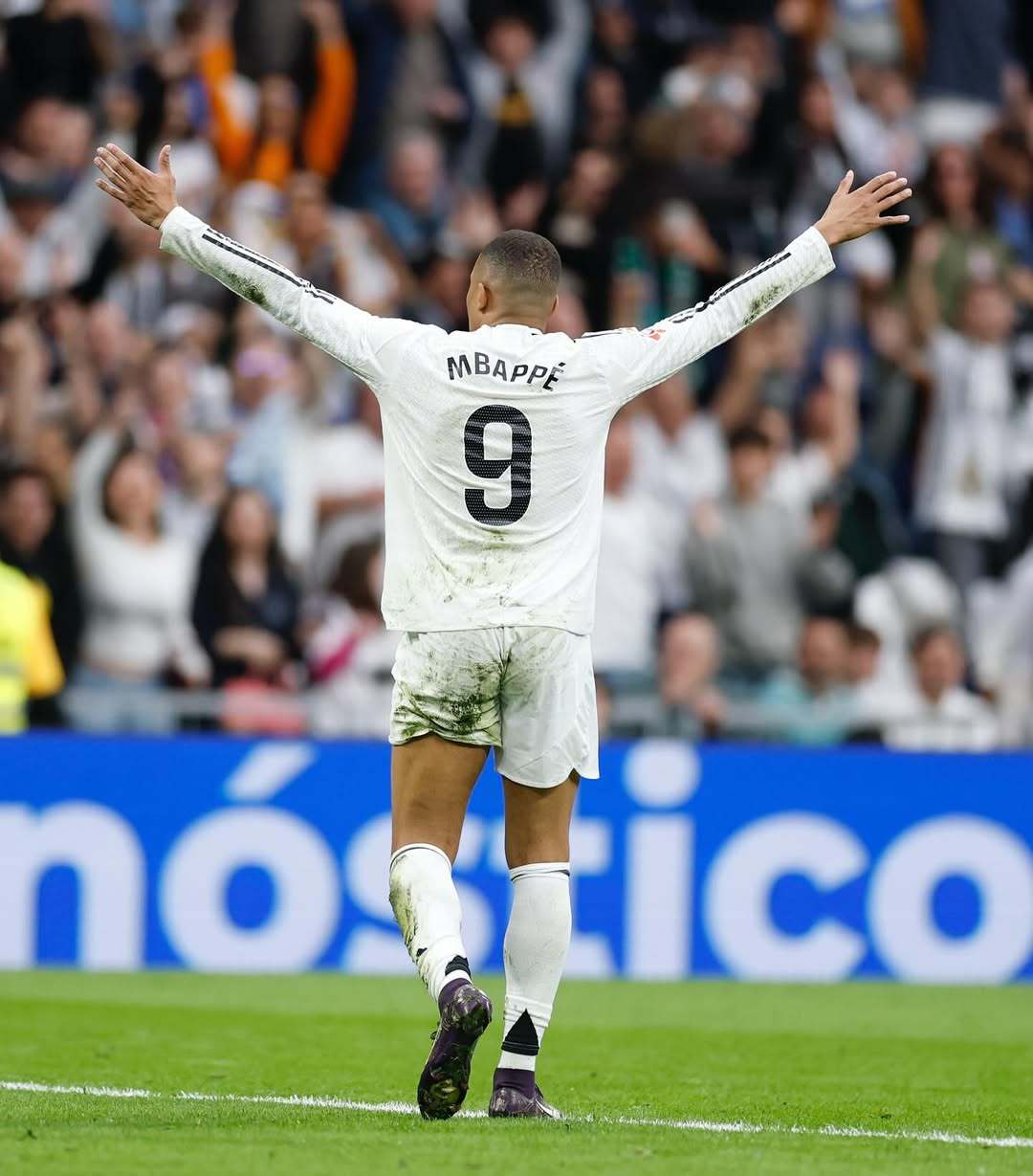 FOG与NFL达成多年合作，标志性宽松剪裁引关注