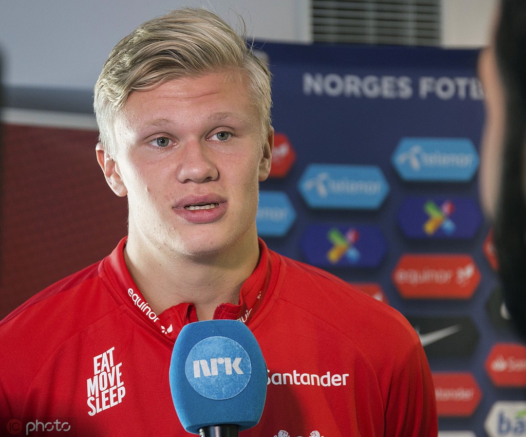 在直播镜头前被弗拉门戈球迷暴力扯头发，女记者发文呼吁尊重