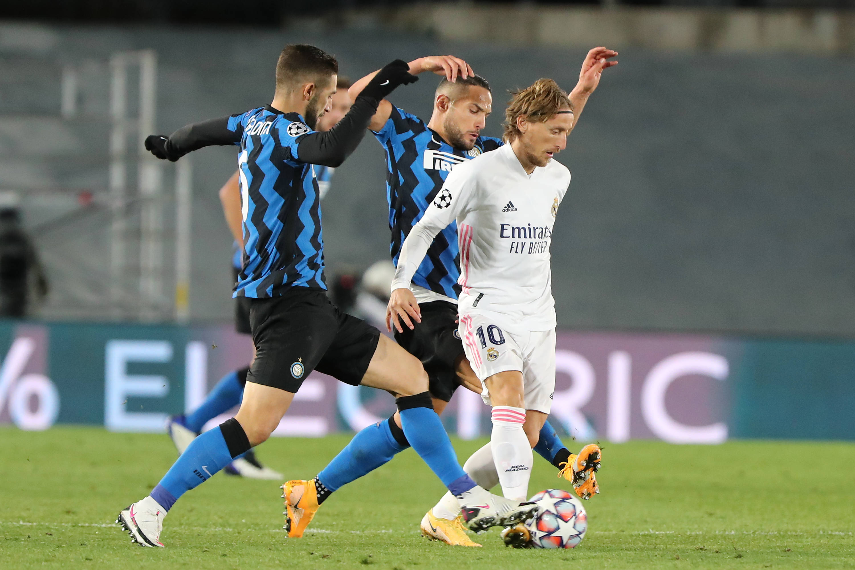 2球3助攻闪耀全场，奥利塞当选拜仁6-2弗赖堡最佳球员