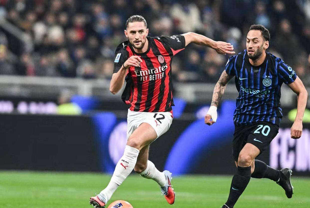 莱奥一剑封喉，AC米兰1-0复仇拉齐奥，登顶意甲积分榜坐山观虎斗