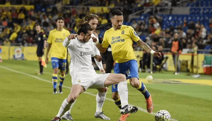 勇士球队助攻率高，全队配合默契