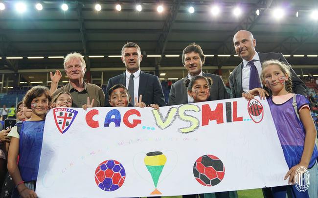 苏格兰女足队长卡思伯特与中国队比赛时头部受伤，被紧急送医